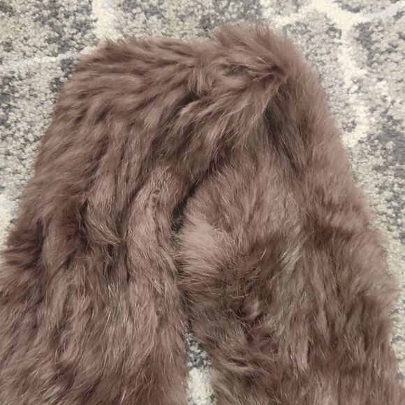 Platania Rabbit Fur Scarf - Picture 7 of 11